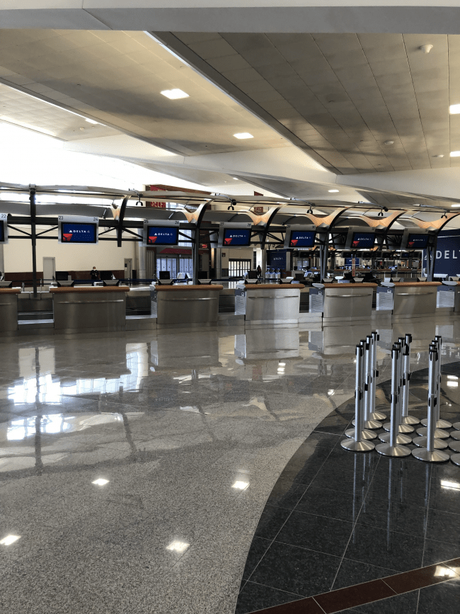 atlanta airprort check in area