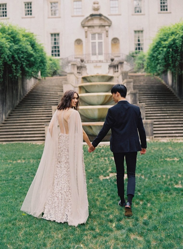 Bride and Groom in Swan Hourse Garden