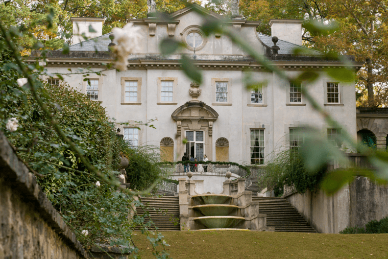 Swan House