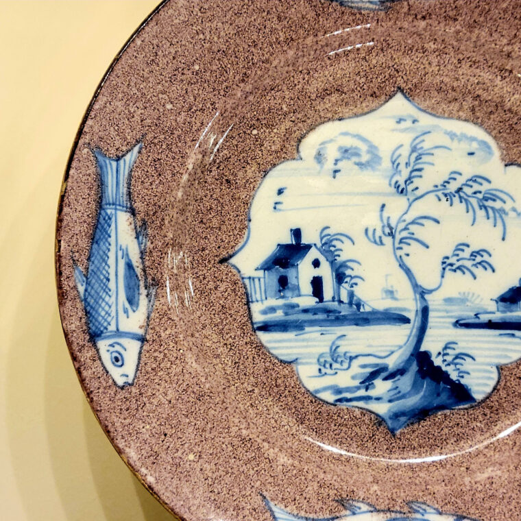 Chinese export porcelain dish