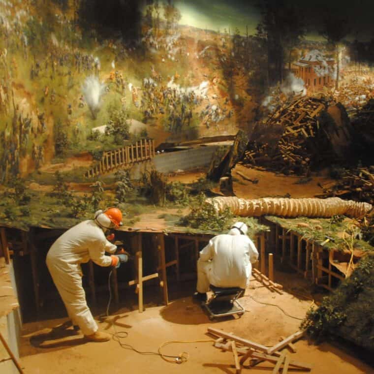 Cyclorama, workers, diorama surface removal