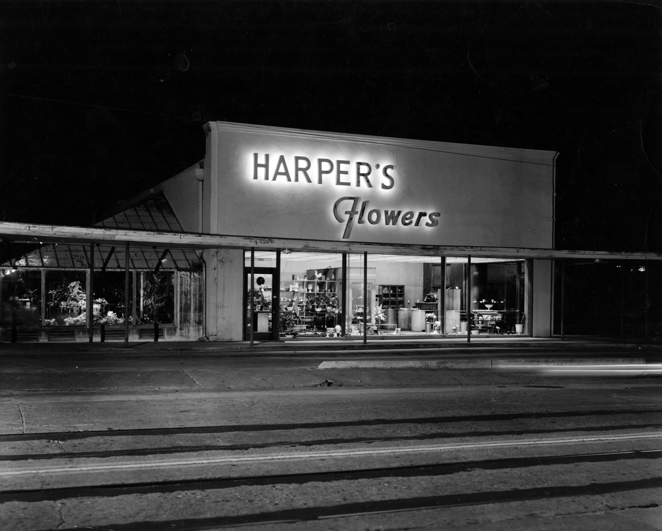 Harper's flowers Entrance