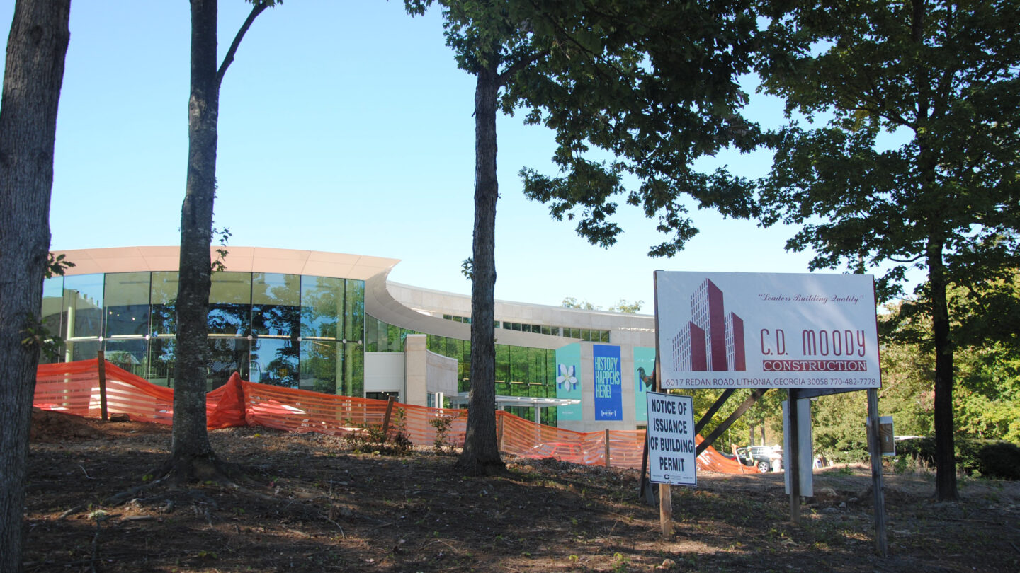 The entrance façade of Atlanta History Center during construction of the addition to the museum that now houses Cyclorama: The Big Picture. Jackson McQuigg, photographer, Atlanta History Center